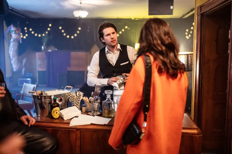 What Your Bartender Already Knows About You Before You Say a Word